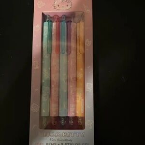 Brand new Hello Kitty Pink and Purple gel pen Set